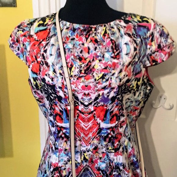 Tahari Printed Bodycon Graphic Dress - Picture 4 of 14